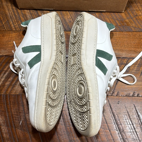 Veja V-12 Leather- Gender Inclusive- Extra White/Cypress - Picture 6 of 9